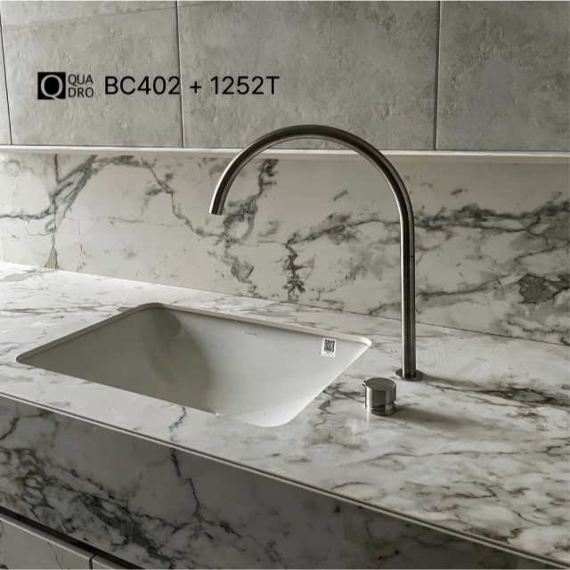 무광 스테인리스 대형 아치 2홀 세면수전 이미지